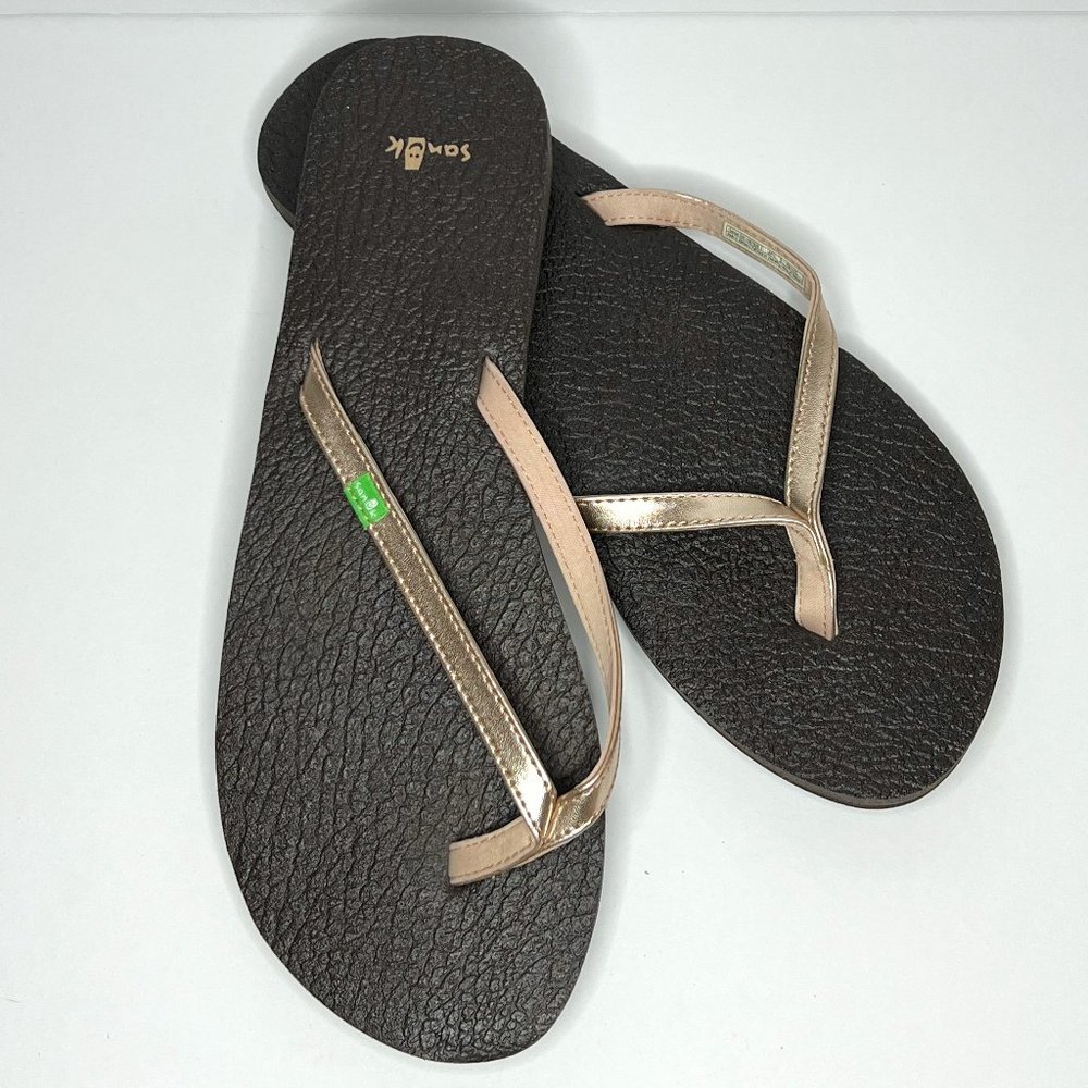 Sanuk Yoga Joy Metallic Flip Flops 11B Champagne Metallic